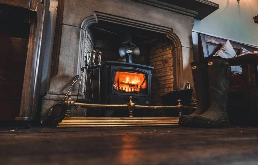 Peak District, The Greyhound Inn, Warslow Circa 1750 المظهر الخارجي الصورة