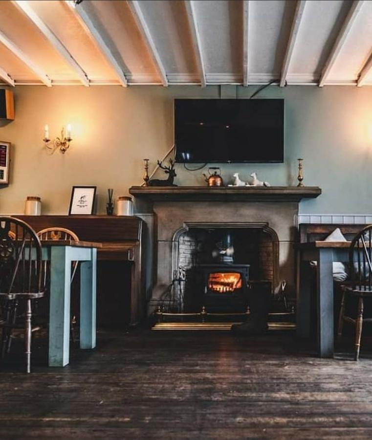 Peak District, The Greyhound Inn, Warslow Circa 1750 المظهر الخارجي الصورة